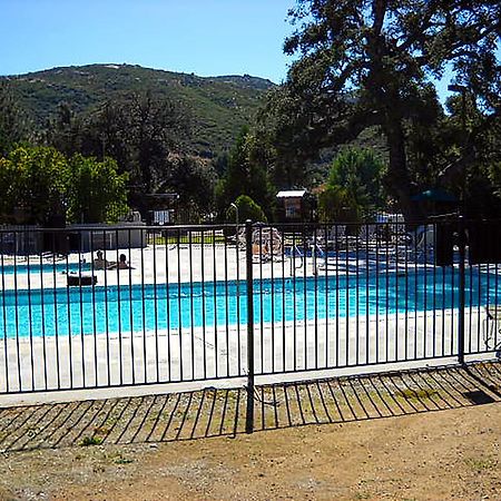 Oakzanita Springs Camping Resort Cottage 3 Descanso Eksteriør bilde
