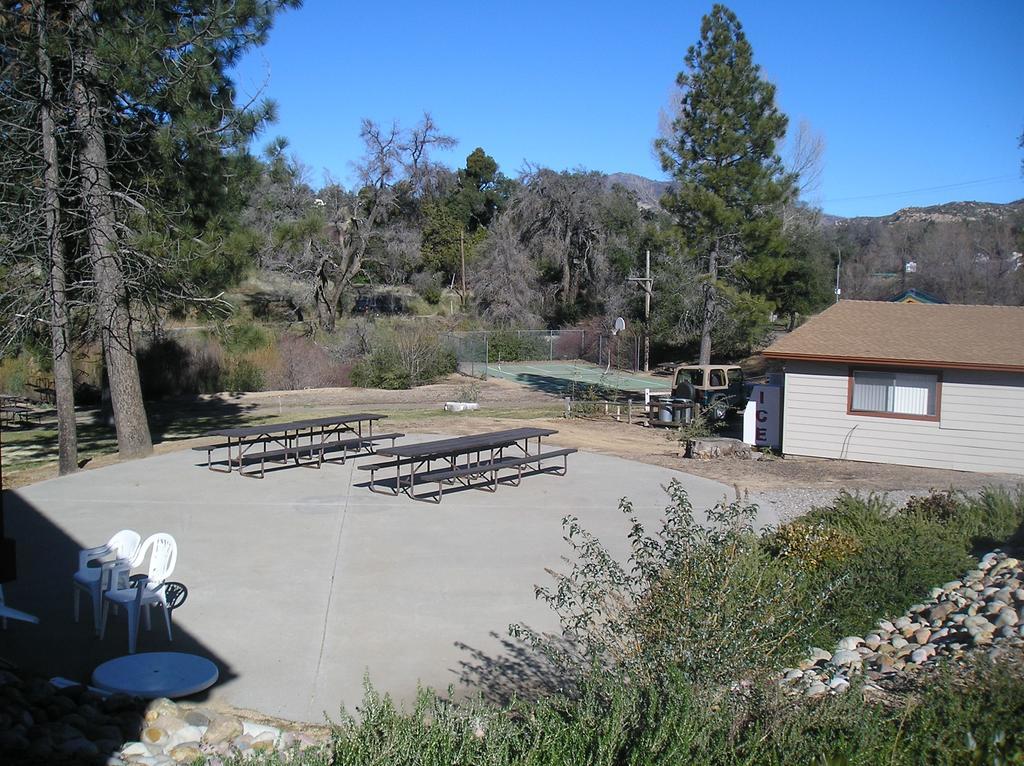 Oakzanita Springs Camping Resort Cottage 3 Descanso Eksteriør bilde