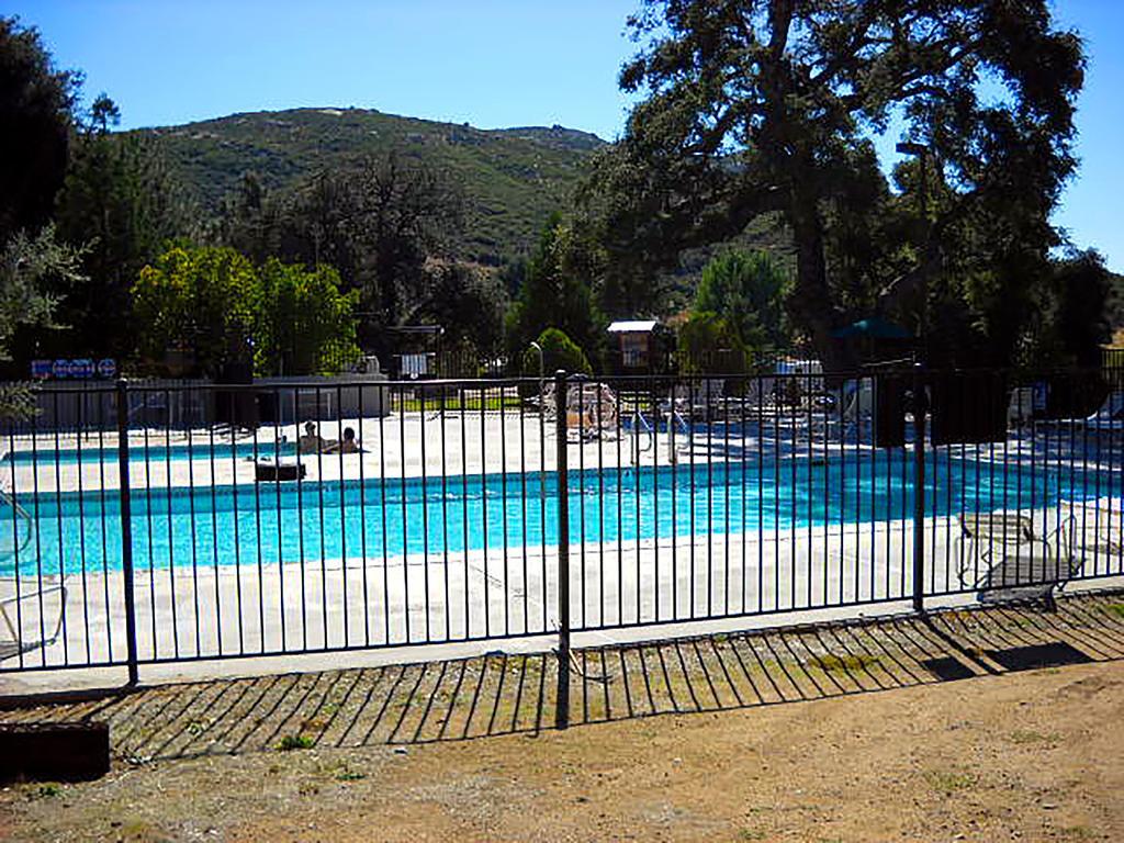 Oakzanita Springs Camping Resort Cottage 3 Descanso Eksteriør bilde